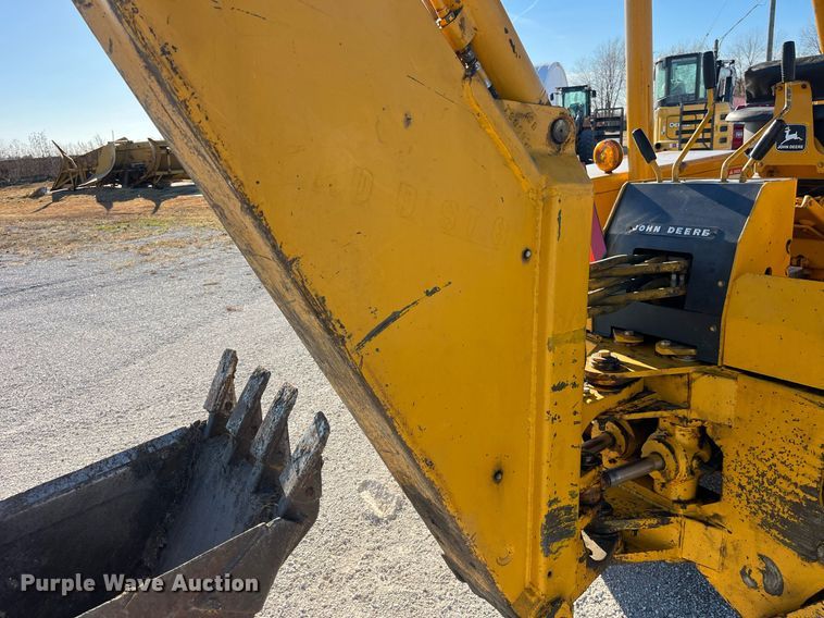 image for item LD9856 John Deere 500C  backhoe