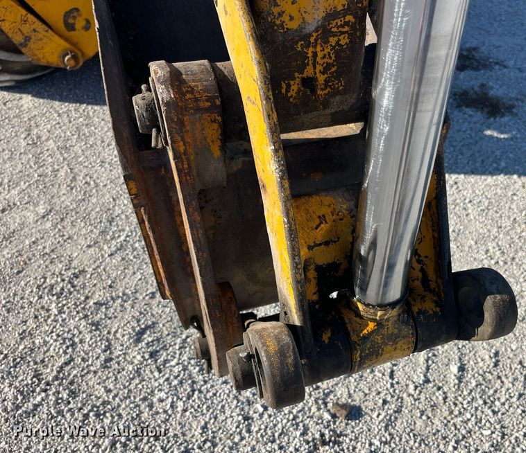 image for item LD9856 John Deere 500C  backhoe