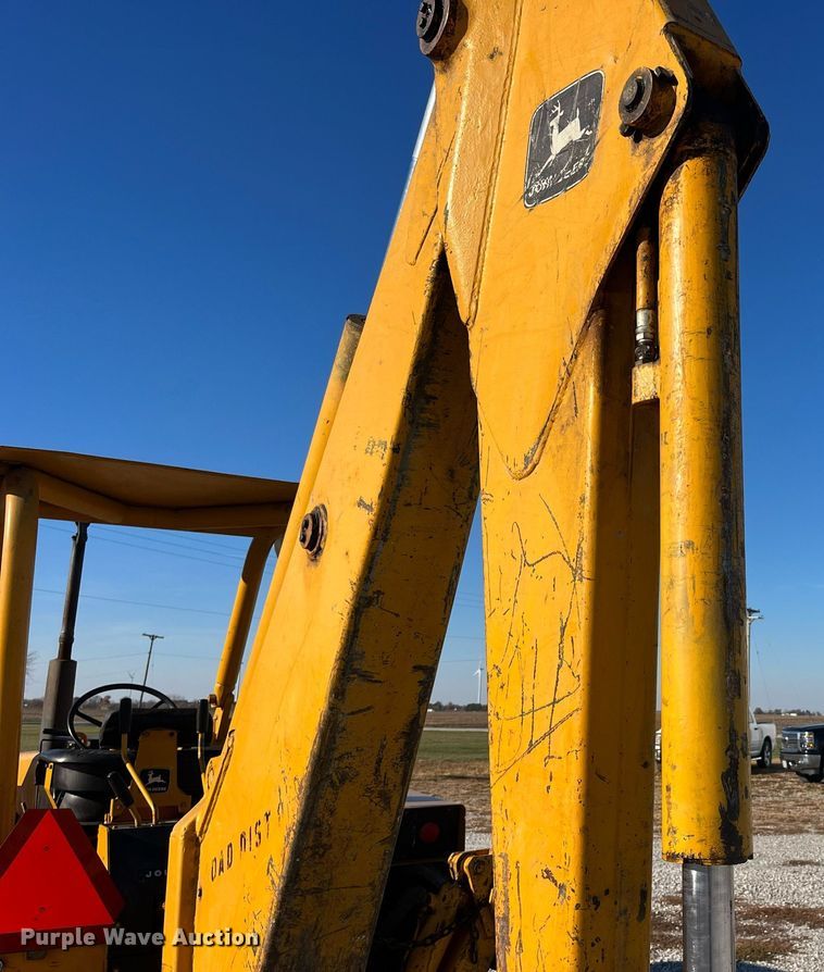 image for item LD9856 John Deere 500C  backhoe