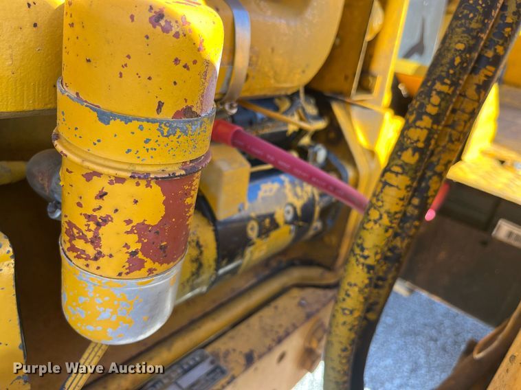 image for item LD9856 John Deere 500C  backhoe