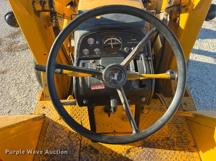 image for item LD9856 John Deere 500C  backhoe