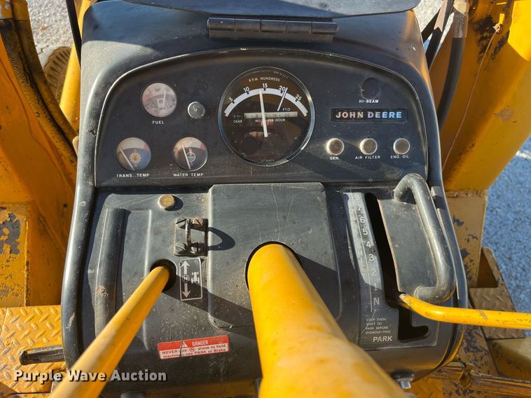 image for item LD9856 John Deere 500C  backhoe