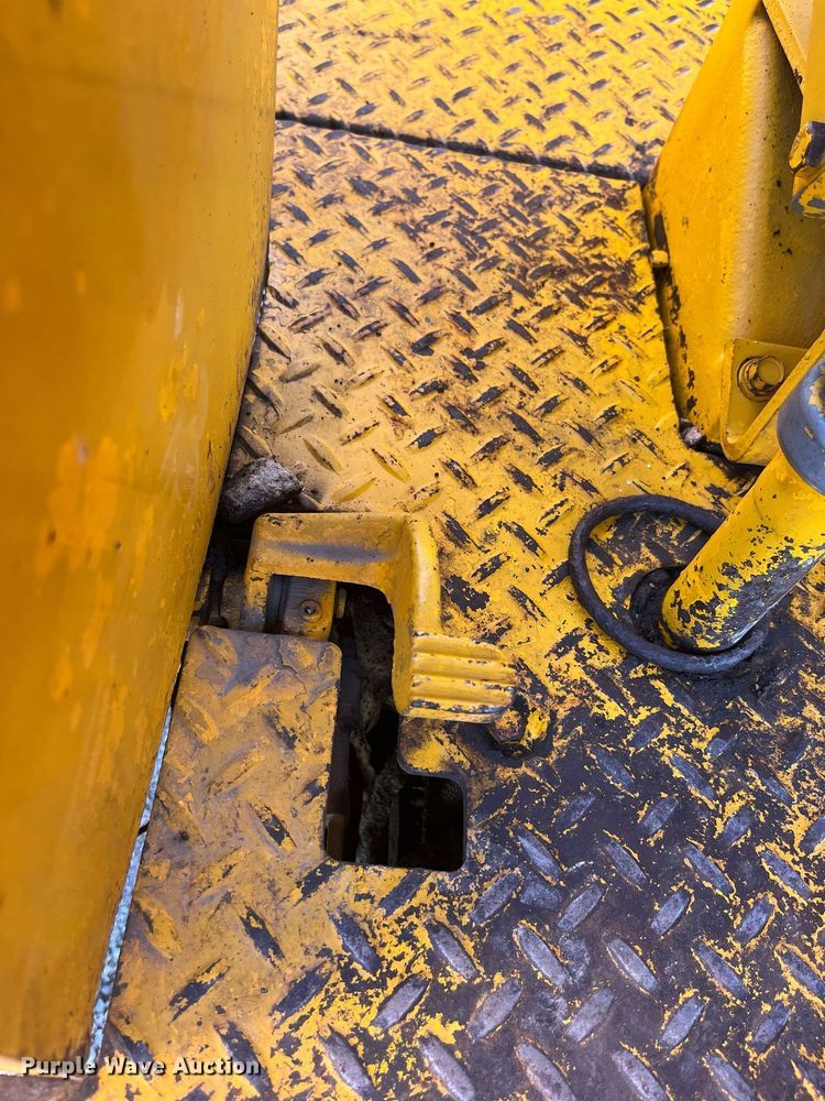 image for item LD9856 John Deere 500C  backhoe