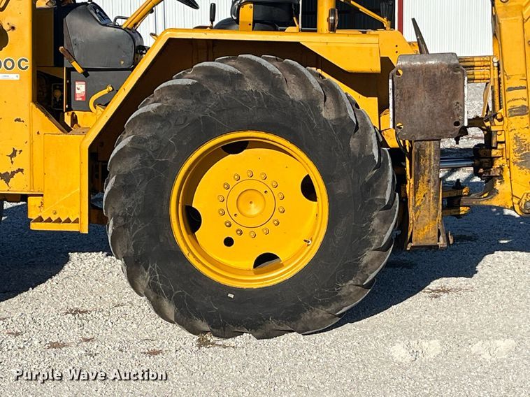 image for item LD9856 John Deere 500C  backhoe