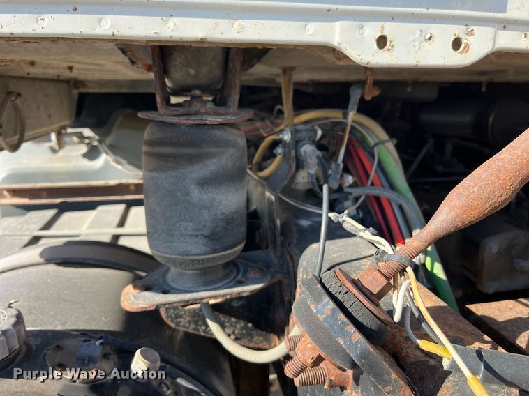 image for item LD9858 2009 Mack GU813  semi truck