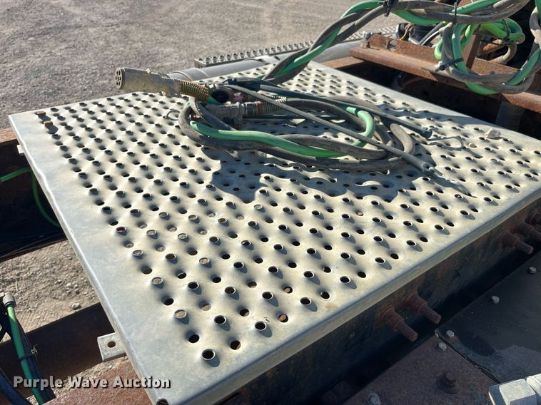 image for item LD9858 2009 Mack GU813  semi truck