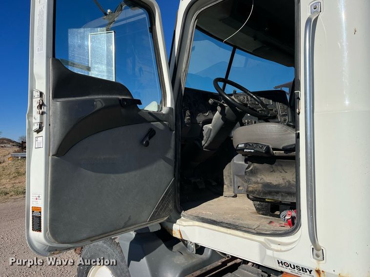 image for item LD9858 2009 Mack GU813  semi truck