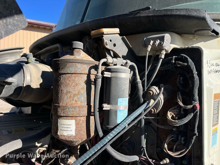 image for item LD9858 2009 Mack GU813  semi truck