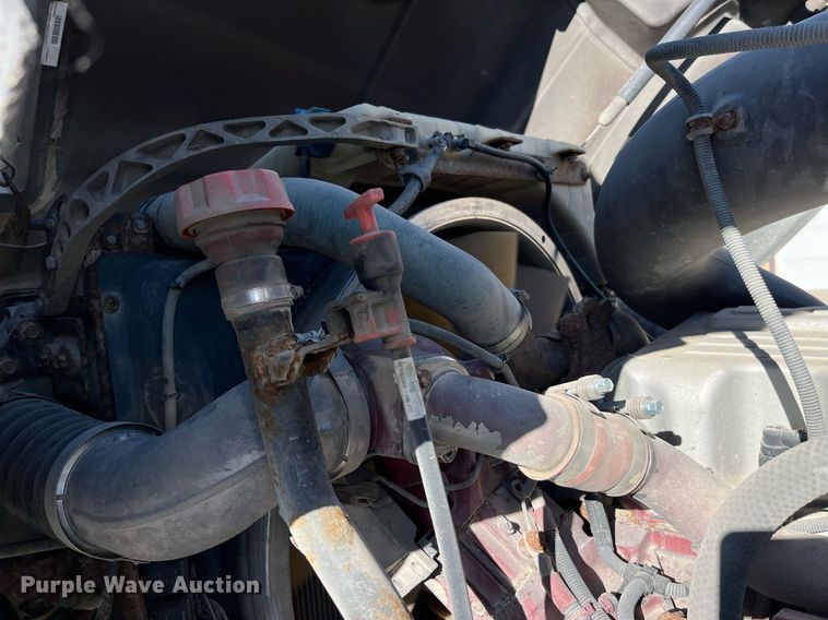 image for item LD9858 2009 Mack GU813  semi truck