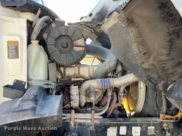 image for item LD9858 2009 Mack GU813  semi truck