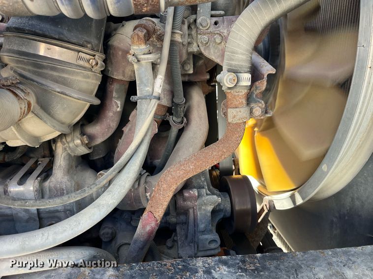 image for item LD9858 2009 Mack GU813  semi truck