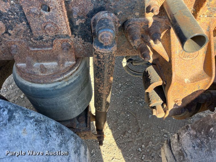 image for item LD9858 2009 Mack GU813  semi truck