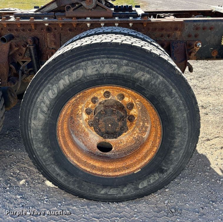 image for item LD9858 2009 Mack GU813  semi truck