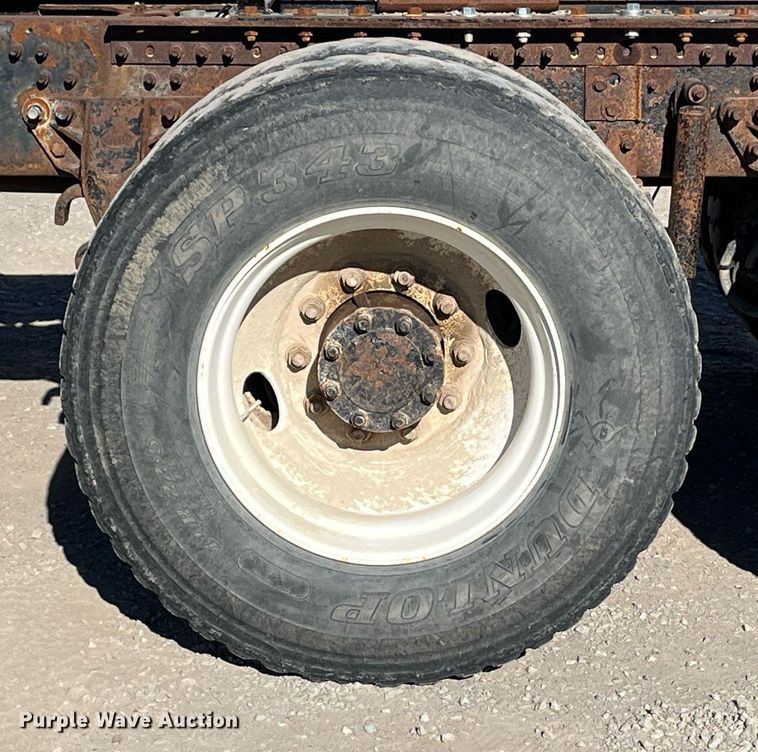 image for item LD9858 2009 Mack GU813  semi truck