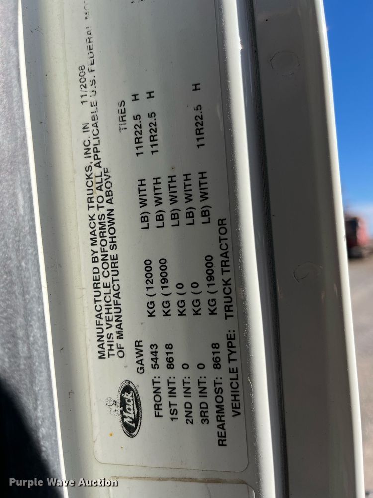 image for item LD9858 2009 Mack GU813  semi truck