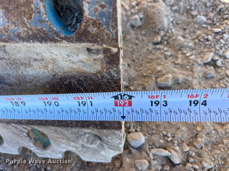 image for item LD9859 2007 Caterpillar 140H motor grader