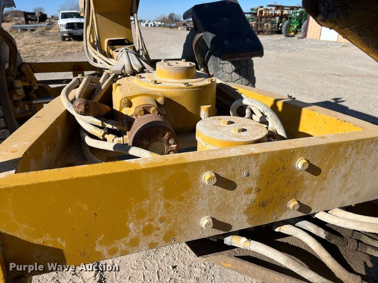 image for item LD9859 2007 Caterpillar 140H motor grader