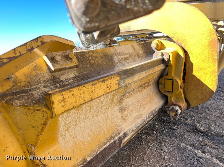 image for item LD9859 2007 Caterpillar 140H motor grader