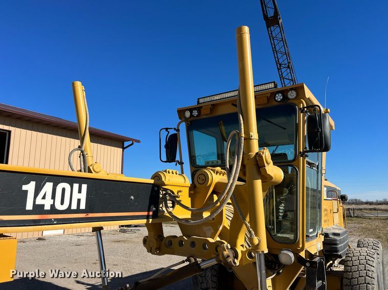 image for item LD9859 2007 Caterpillar 140H motor grader