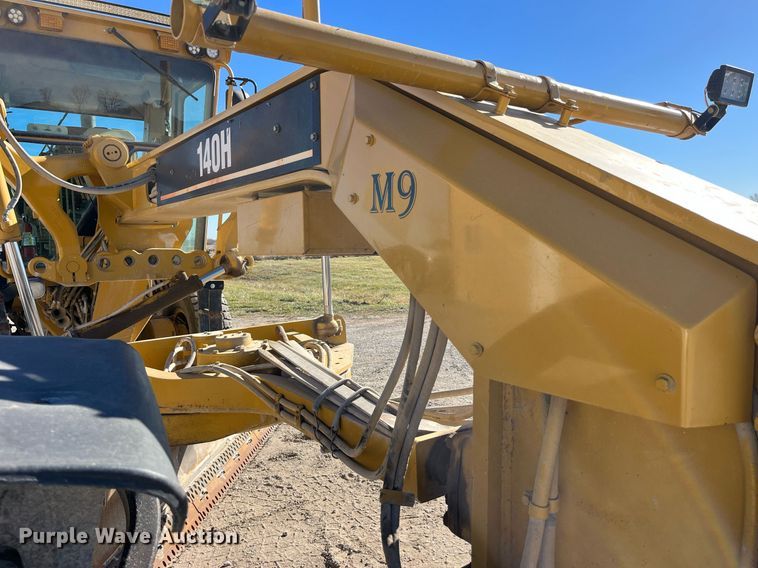 image for item LD9859 2007 Caterpillar 140H motor grader