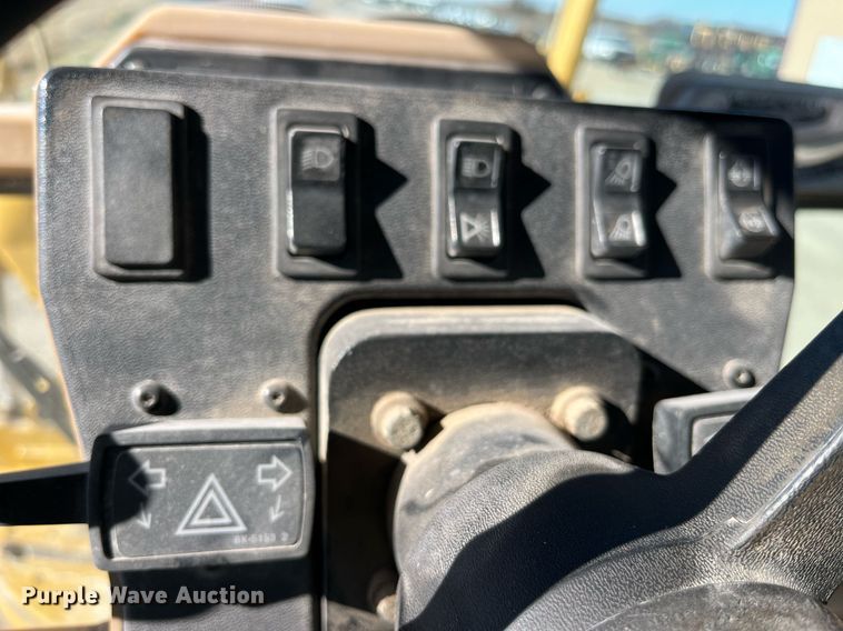 image for item LD9859 2007 Caterpillar 140H motor grader