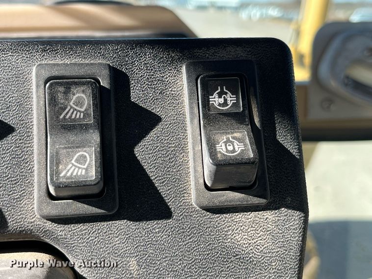 image for item LD9859 2007 Caterpillar 140H motor grader