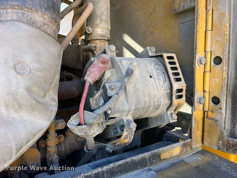 image for item LD9859 2007 Caterpillar 140H motor grader