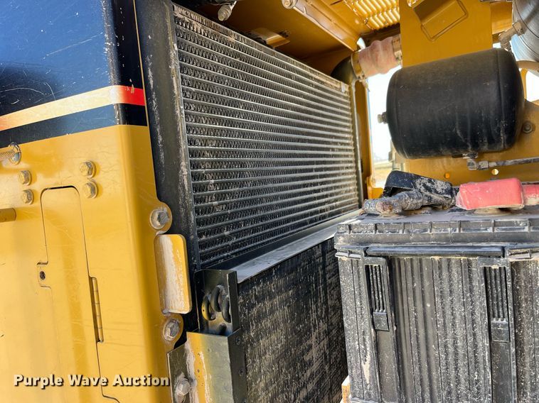 image for item LD9859 2007 Caterpillar 140H motor grader