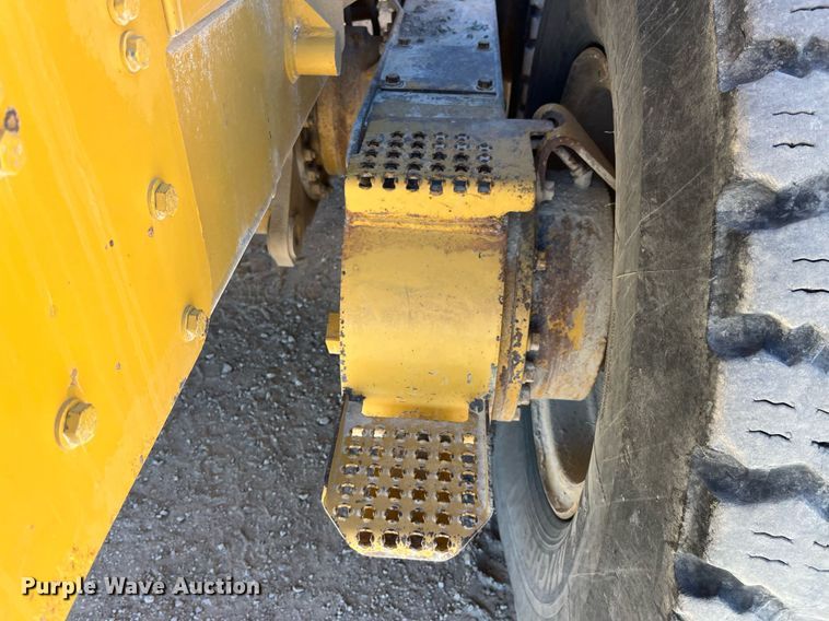 image for item LD9859 2007 Caterpillar 140H motor grader