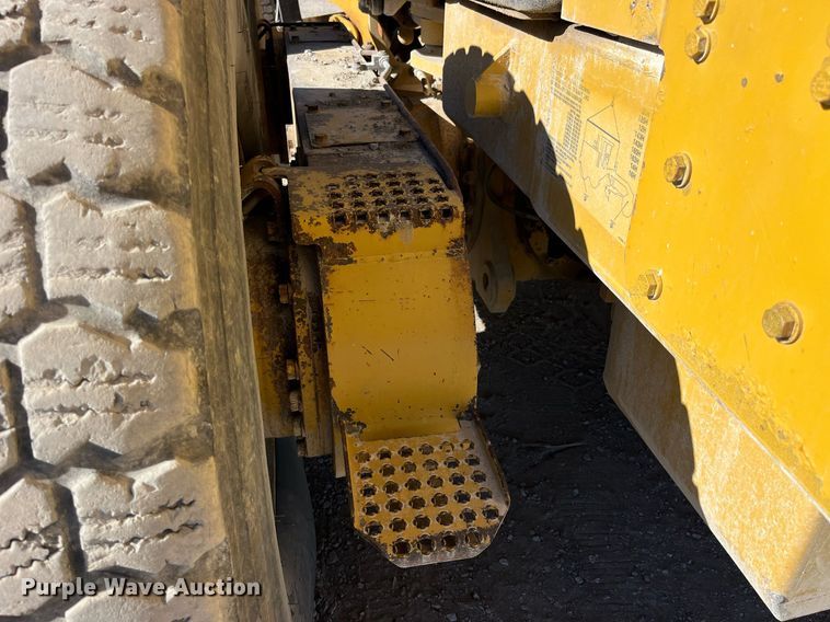 image for item LD9859 2007 Caterpillar 140H motor grader