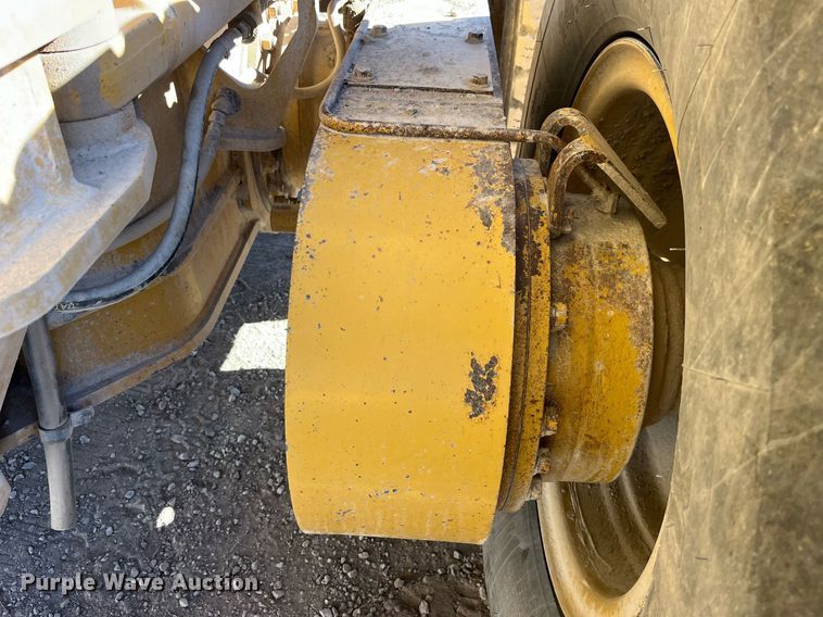 image for item LD9859 2007 Caterpillar 140H motor grader