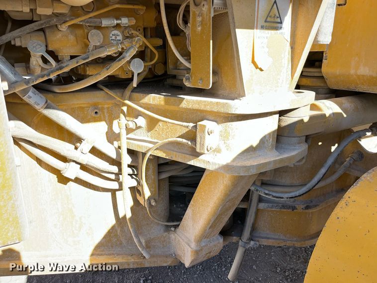 image for item LD9859 2007 Caterpillar 140H motor grader