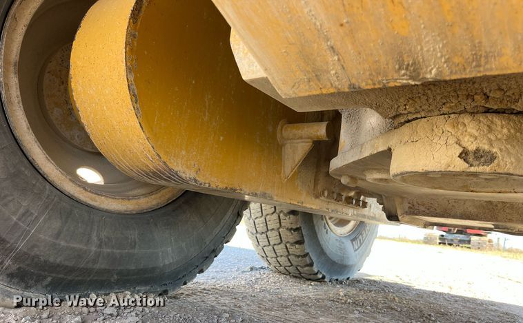 image for item LD9859 2007 Caterpillar 140H motor grader