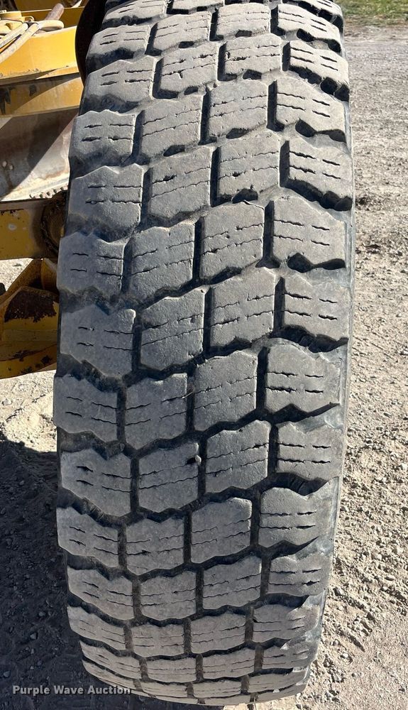 image for item LD9859 2007 Caterpillar 140H motor grader