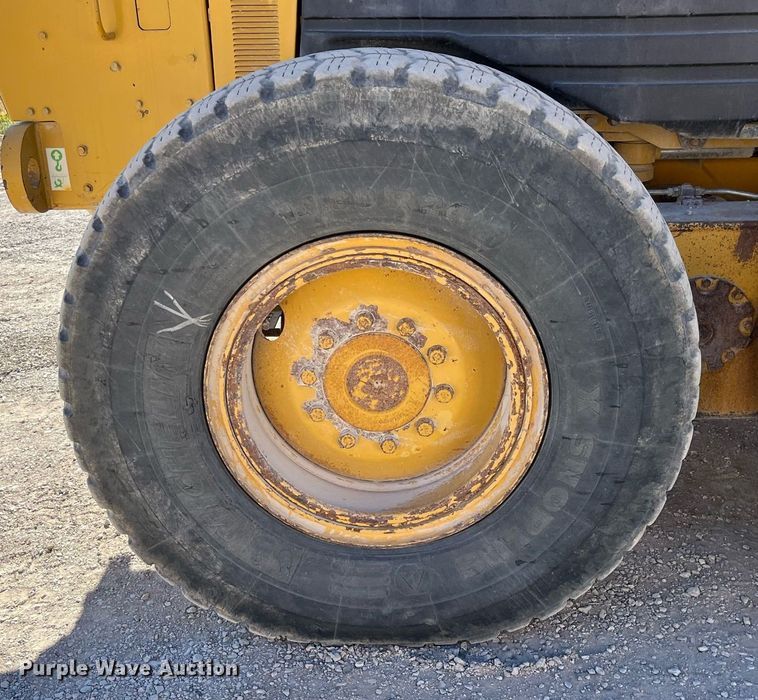 image for item LD9859 2007 Caterpillar 140H motor grader