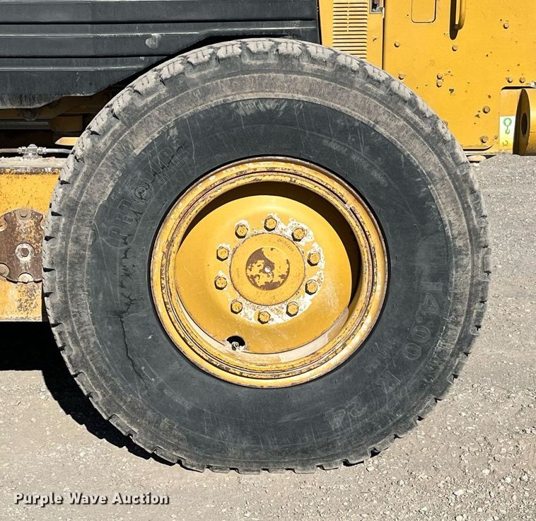 image for item LD9859 2007 Caterpillar 140H motor grader