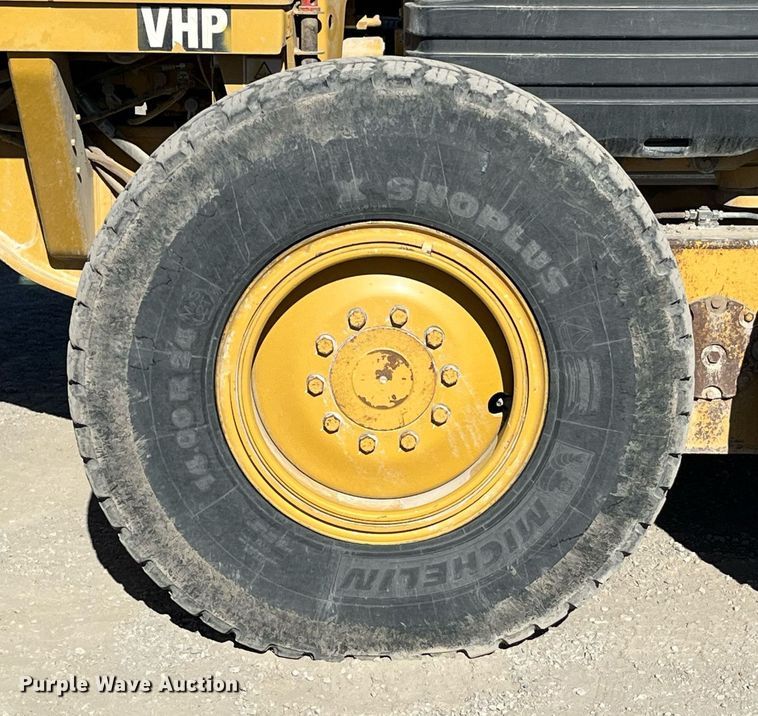 image for item LD9859 2007 Caterpillar 140H motor grader