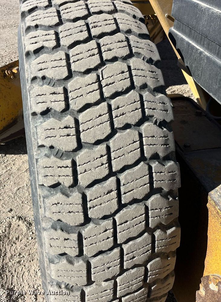 image for item LD9859 2007 Caterpillar 140H motor grader