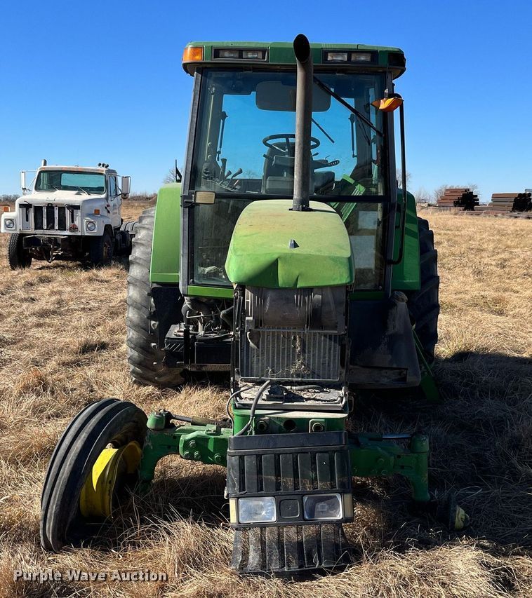 image for item LD9860 1997 John Deere 7210  tractor