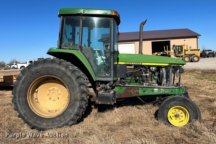 image for item LD9860 1997 John Deere 7210  tractor