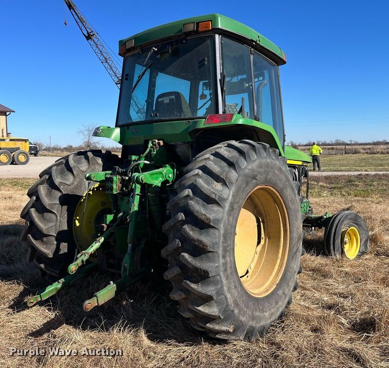 image for item LD9860 1997 John Deere 7210  tractor