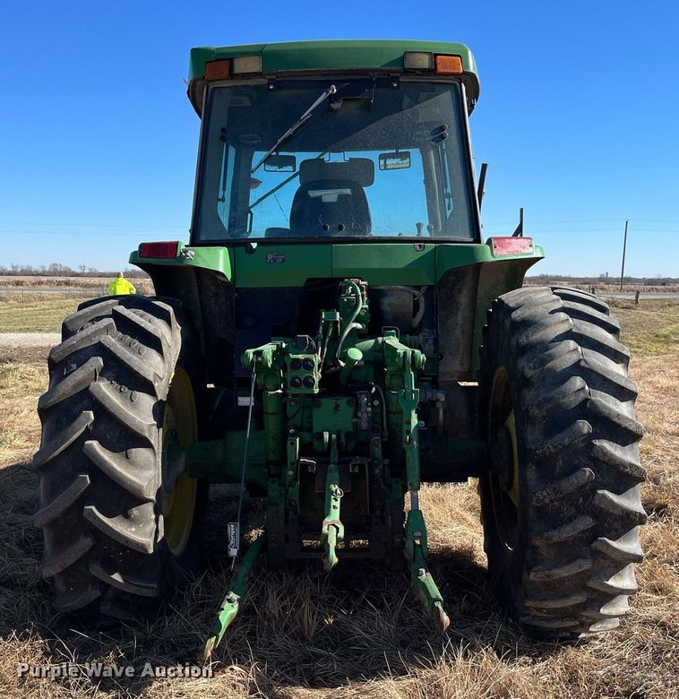 image for item LD9860 1997 John Deere 7210  tractor