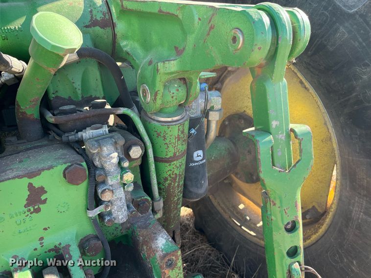 image for item LD9860 1997 John Deere 7210  tractor