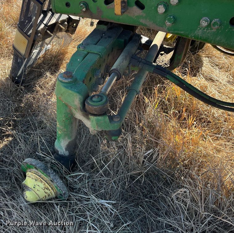 image for item LD9860 1997 John Deere 7210  tractor