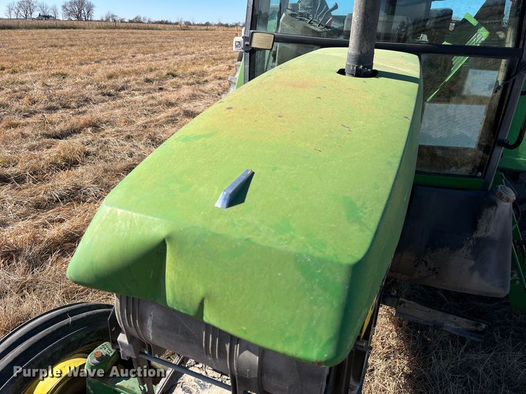 image for item LD9860 1997 John Deere 7210  tractor