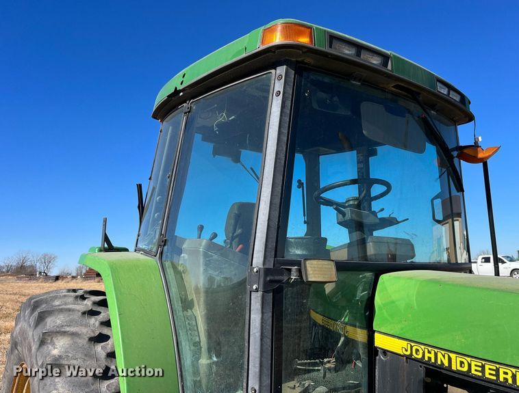 image for item LD9860 1997 John Deere 7210  tractor