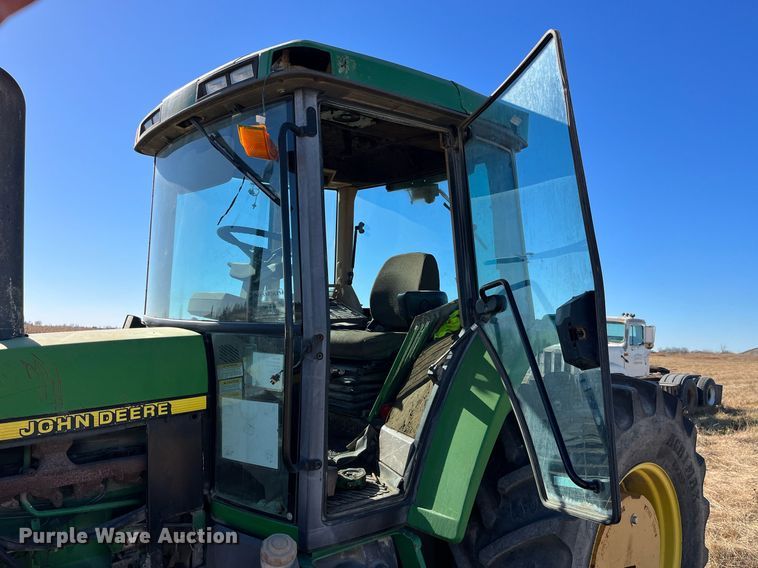 image for item LD9860 1997 John Deere 7210  tractor