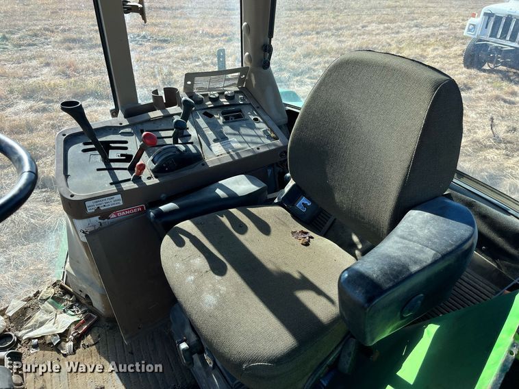 image for item LD9860 1997 John Deere 7210  tractor