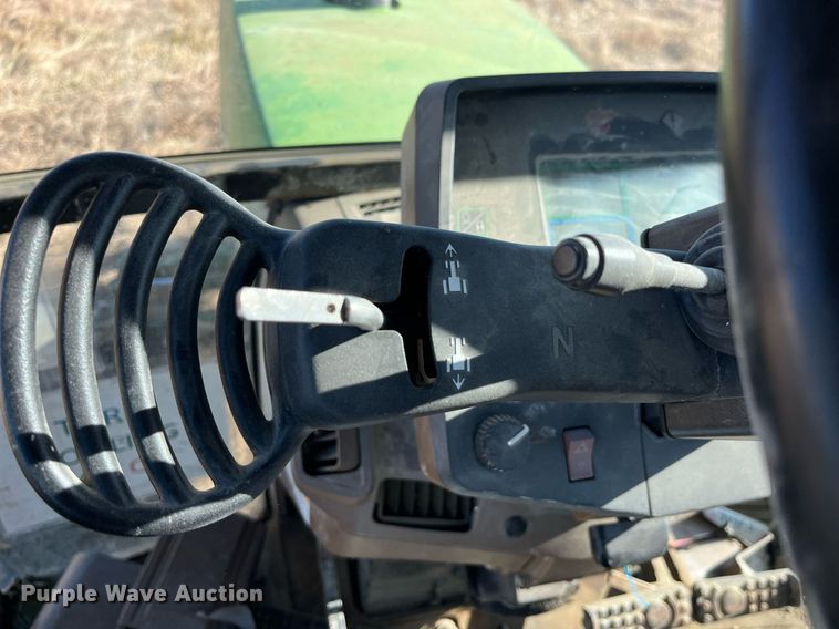 image for item LD9860 1997 John Deere 7210  tractor