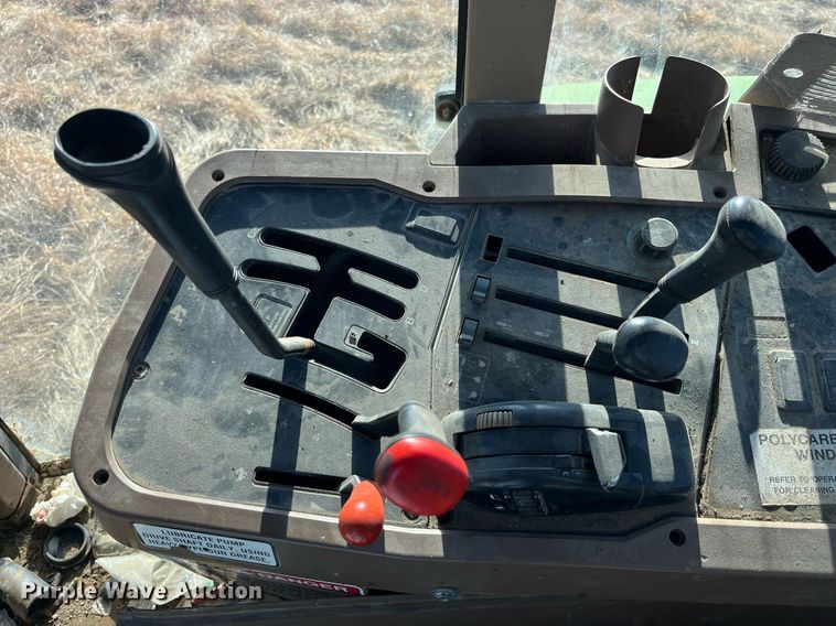 image for item LD9860 1997 John Deere 7210  tractor